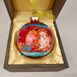 Шар новогодний с круговой росписью Палех "Тройка. Москва" на красном в футляре