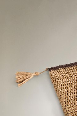 ZARA HOME ПЛЕТЕНАЯ БУМАЖНАЯ СУМКА-КЛАТЧ С ДЕКОРАТИВНОЙ ОТДЕЛКОЙ, НАТУРАЛЬНЫЙ