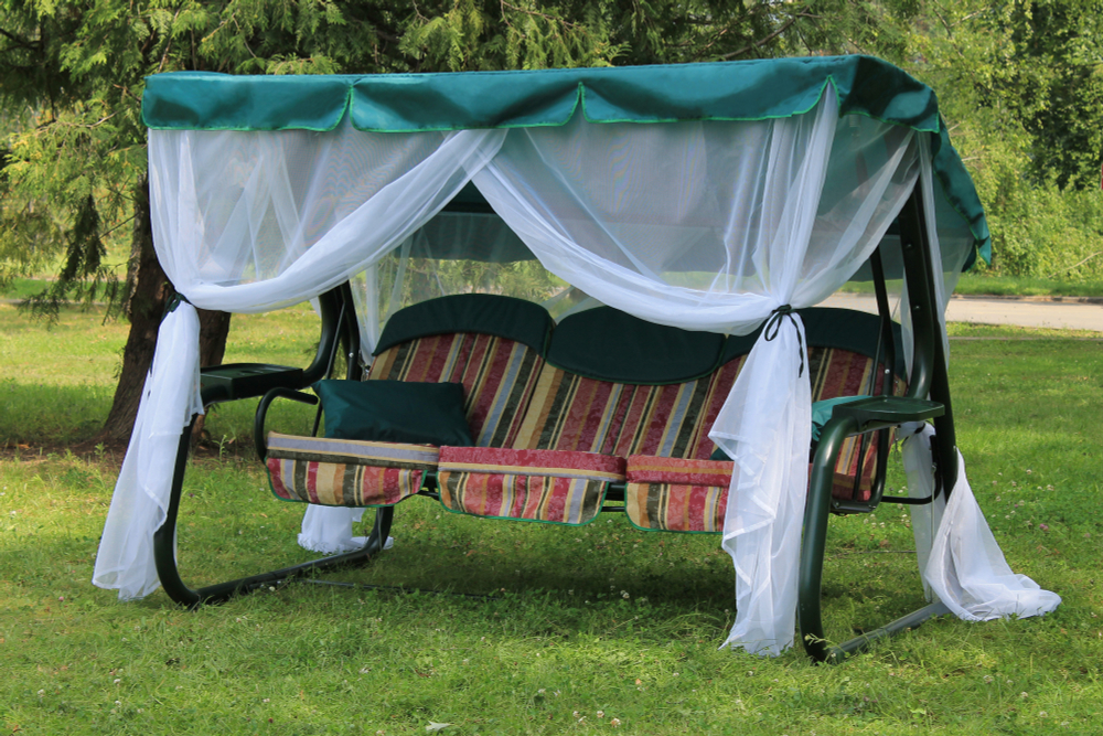 Качели садовые OLSA 3-х местные Мастак-3(каркас зеленый, м/э разноцветный рис.полоска)2 уп.