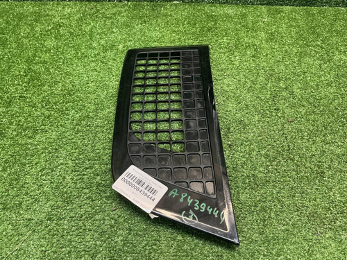 Накладка крыла левая LR Defender 2 L663 (19-нв)