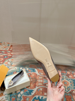 Louis Vuitton Met Flat Ballerina