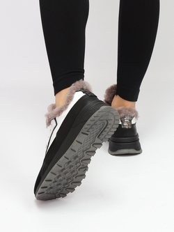 Кроссовки женские зимние