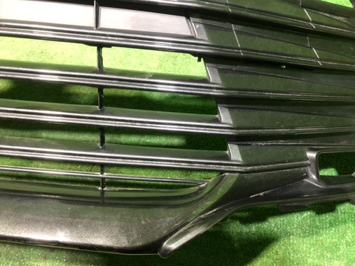 Решетка переднего бампера Toyota Camry XV70 (2020-н.в.)