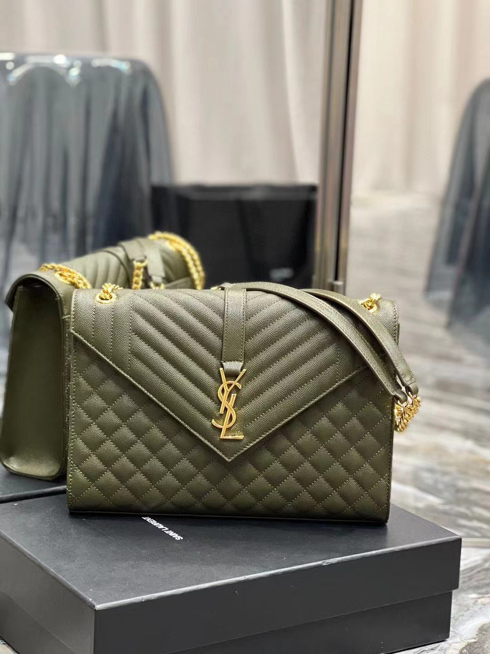 Saint Laurent Envelope Bag 31 cm
