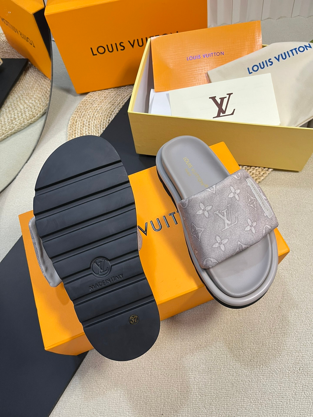 Louis Vuitton Pool Pillow Flat Comfort Mule