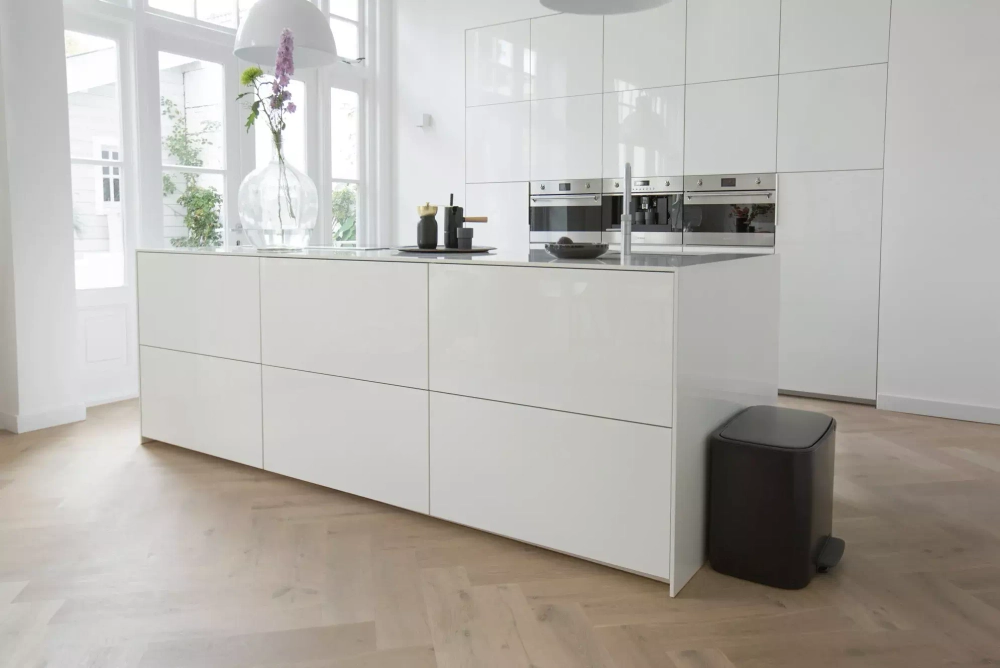 Brabantia - Контейнер для мусора Bo 3х11л с сортировкой, черный / артикул   121104  / GTIN 8710755121104