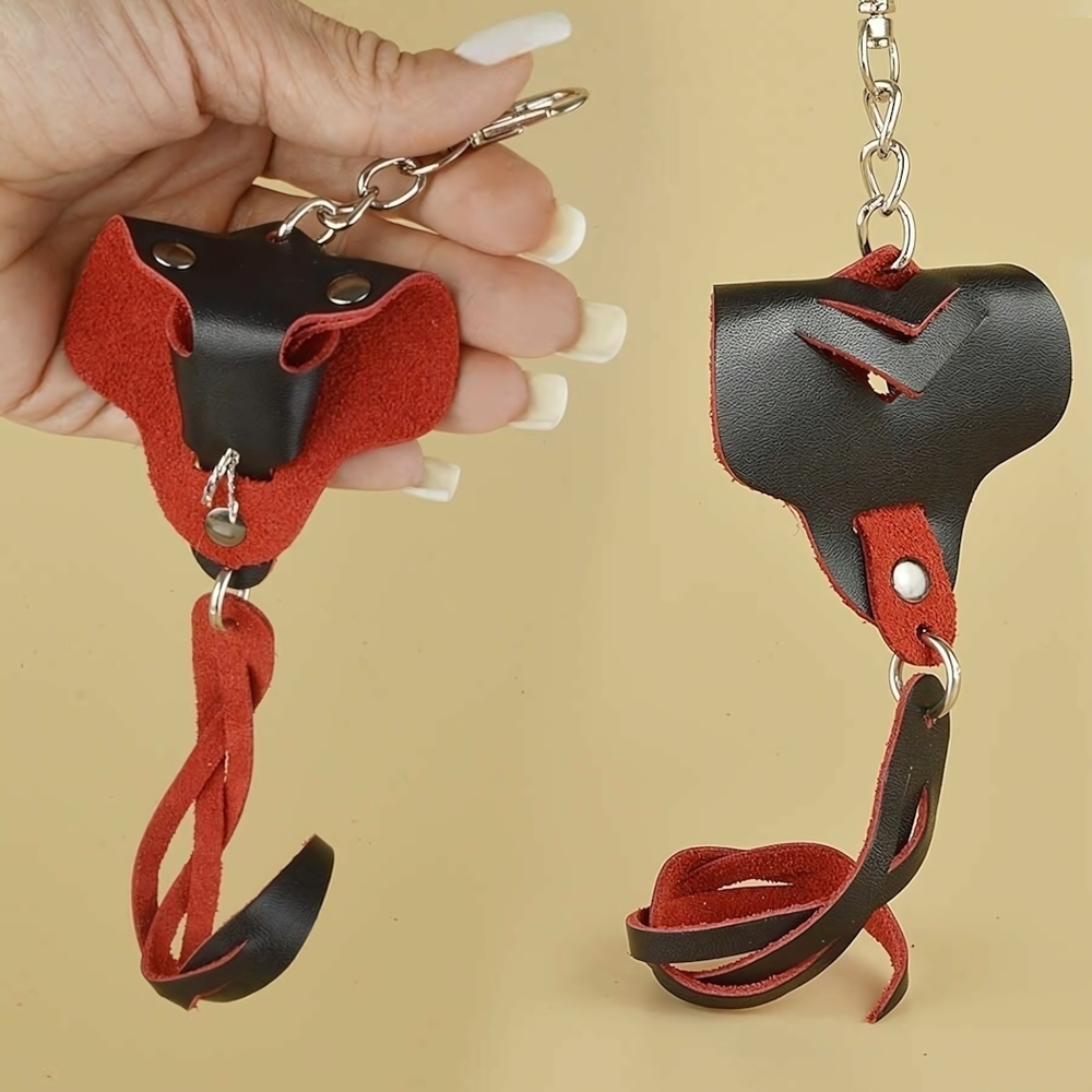 Брелок для ключей в форме кобры (Цвет: черный с красным)