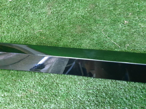 Молдинг двери задний правый Bentley Bentayga (2015-2020)