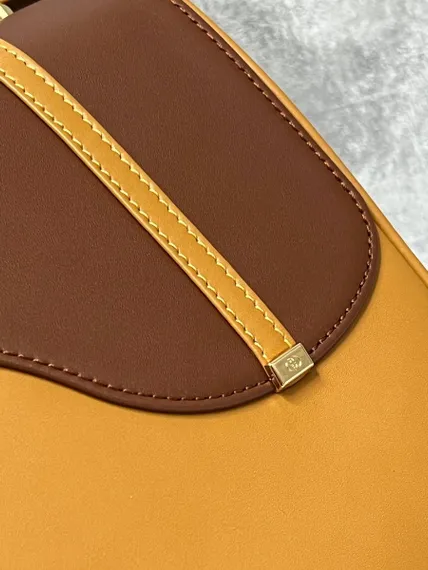 Кожаная сумка через плечо Gucci коричневый