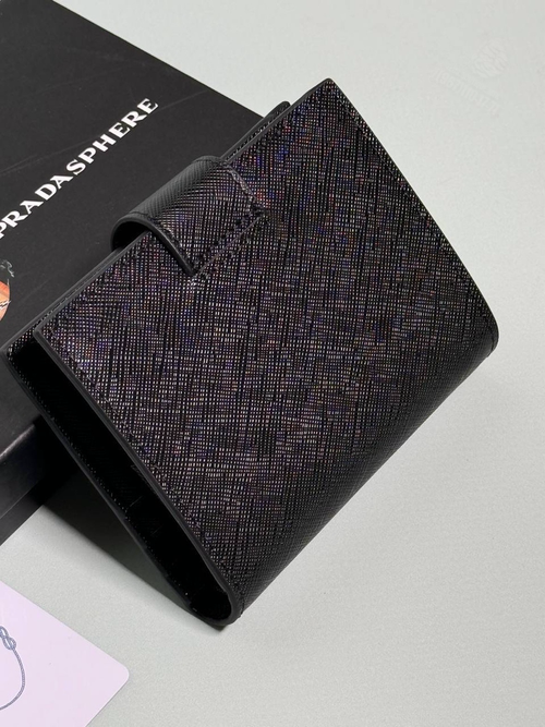 Кошелёк Prada