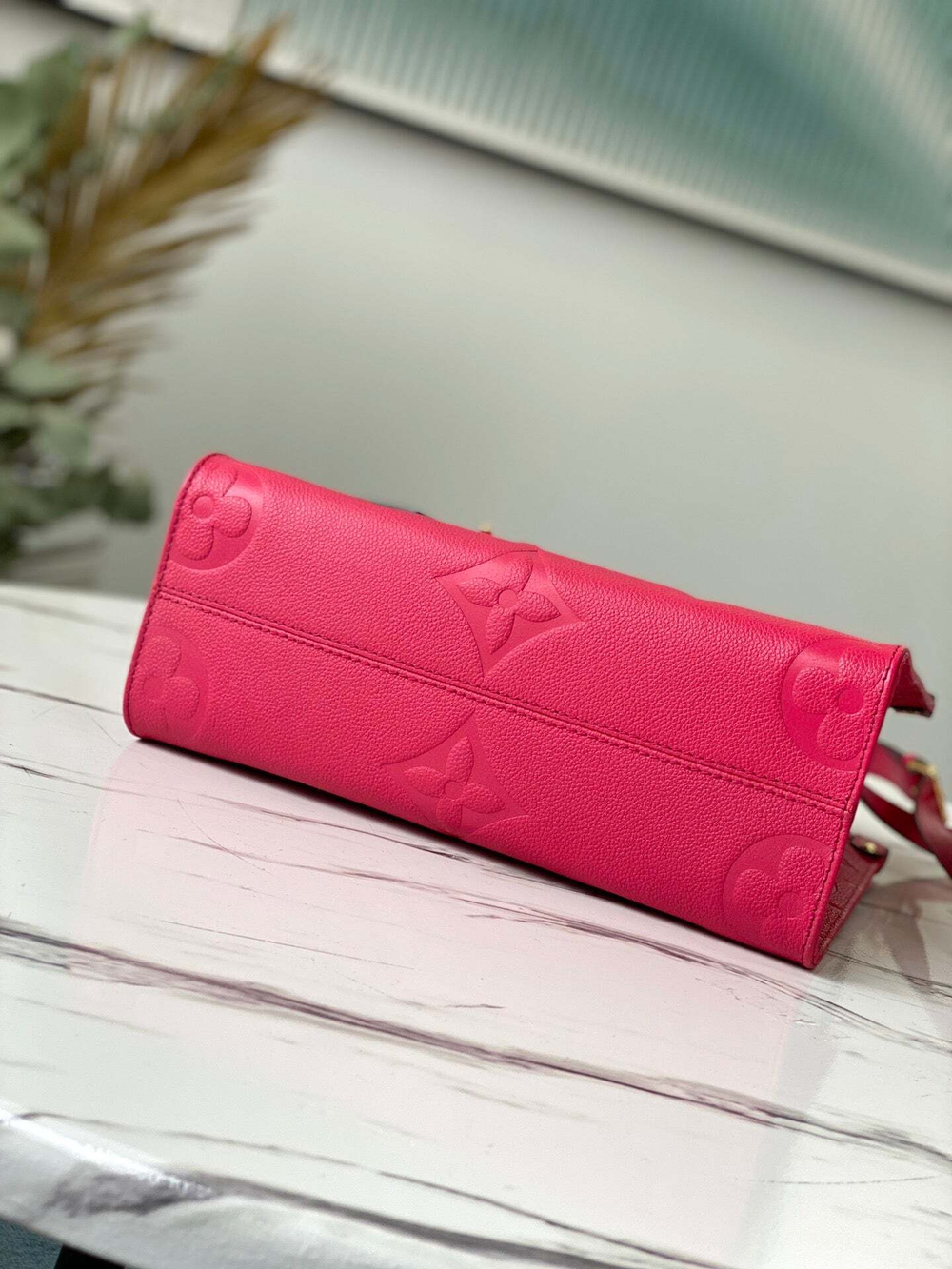 Louis Vuitton Onthego PM