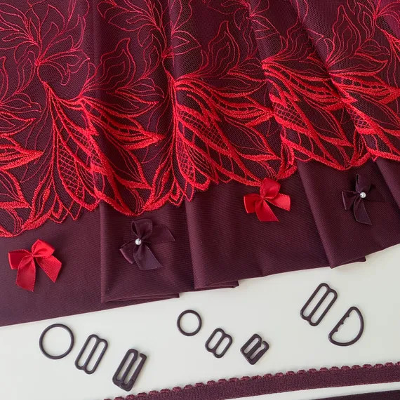 Вышивка на сетке слива/темно-красная 29 см