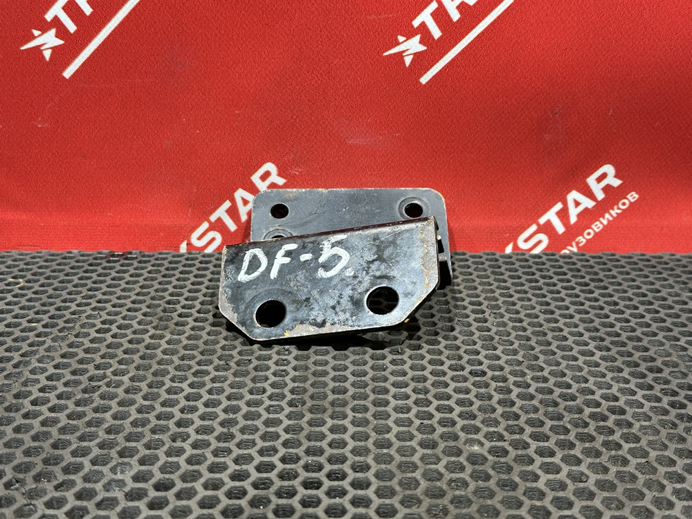 Кронштейн электромагнитного клапана