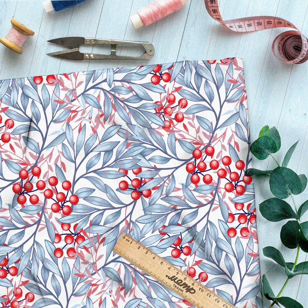 Ткань флис рябина на белом фоне