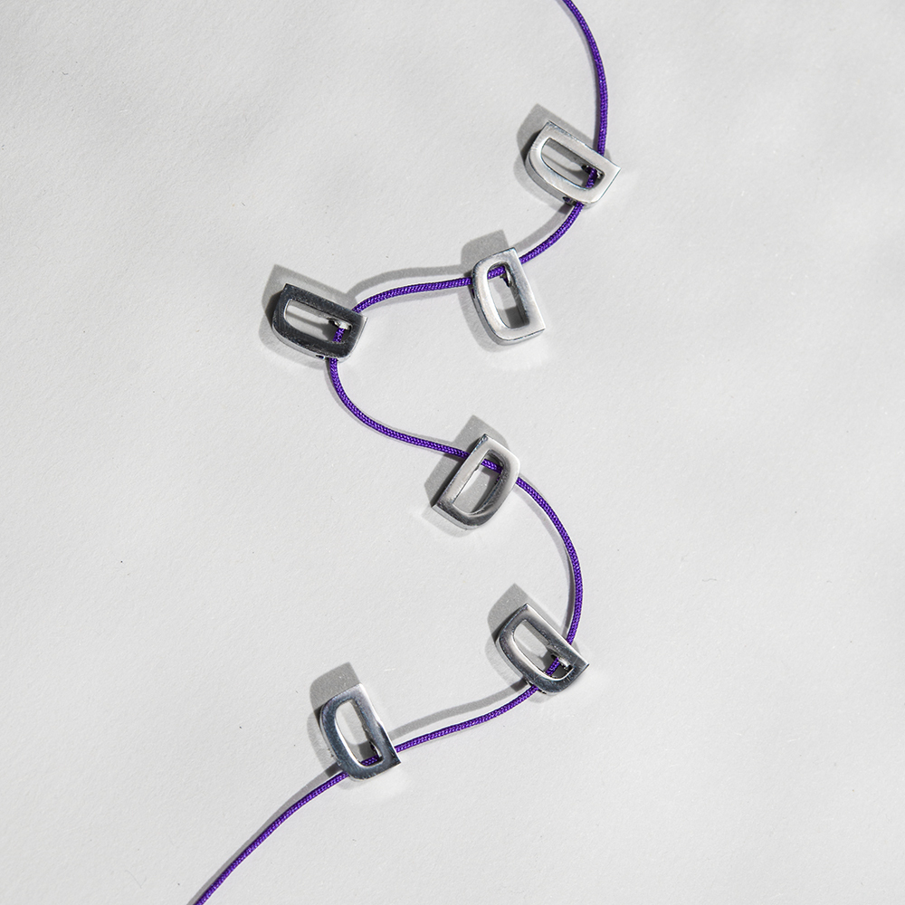 Подвеска в форме буквы "D", 8мм, сталь