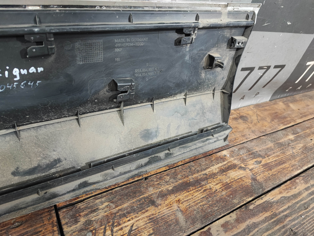 Накладка двери задней правой Volkswagen Tiguan 2 16-нв Б/У Оригинал 5NA854950AF