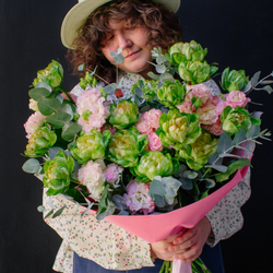 25. Эффектный тропический букет в современном стиле