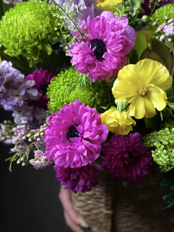 Цветы в корзине «Дофамин»