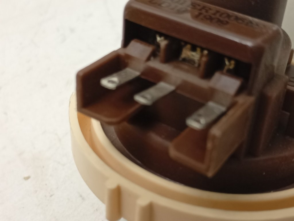 F1029NDR кт74 Датчик уровня воды для стиральной машины LG 6601ER1006M б/у