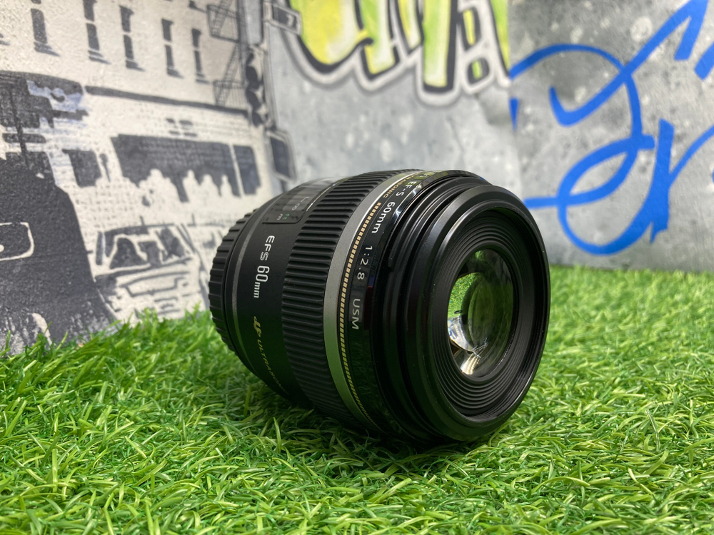 Canon EF-S 60mm 2.8 Macro USM