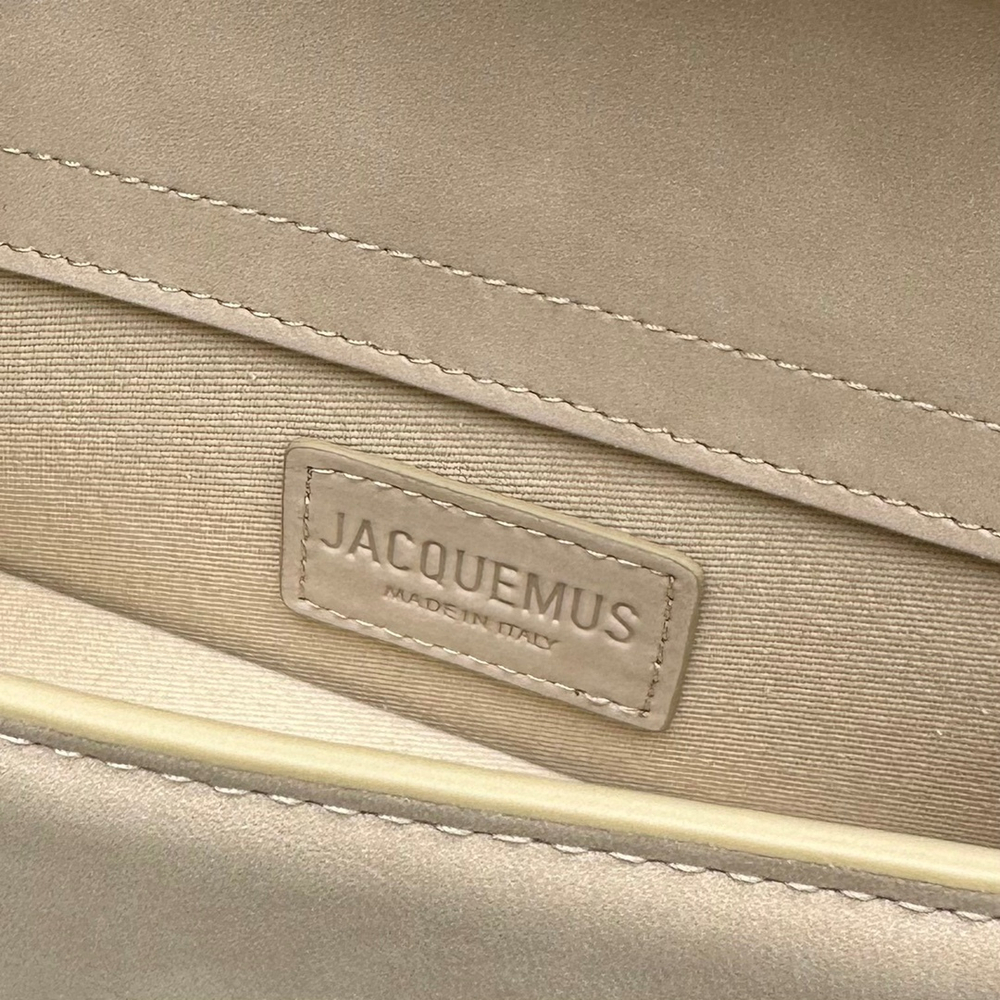 Jacquemus Le Bambino 17 cm
