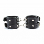 Черные широкие кожаные оковы с двумя пряжками (Цвет: черный)