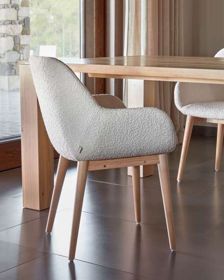 Стол Deyarina с дубовым шпоном и ножками из массива дуба 220 х 110 см