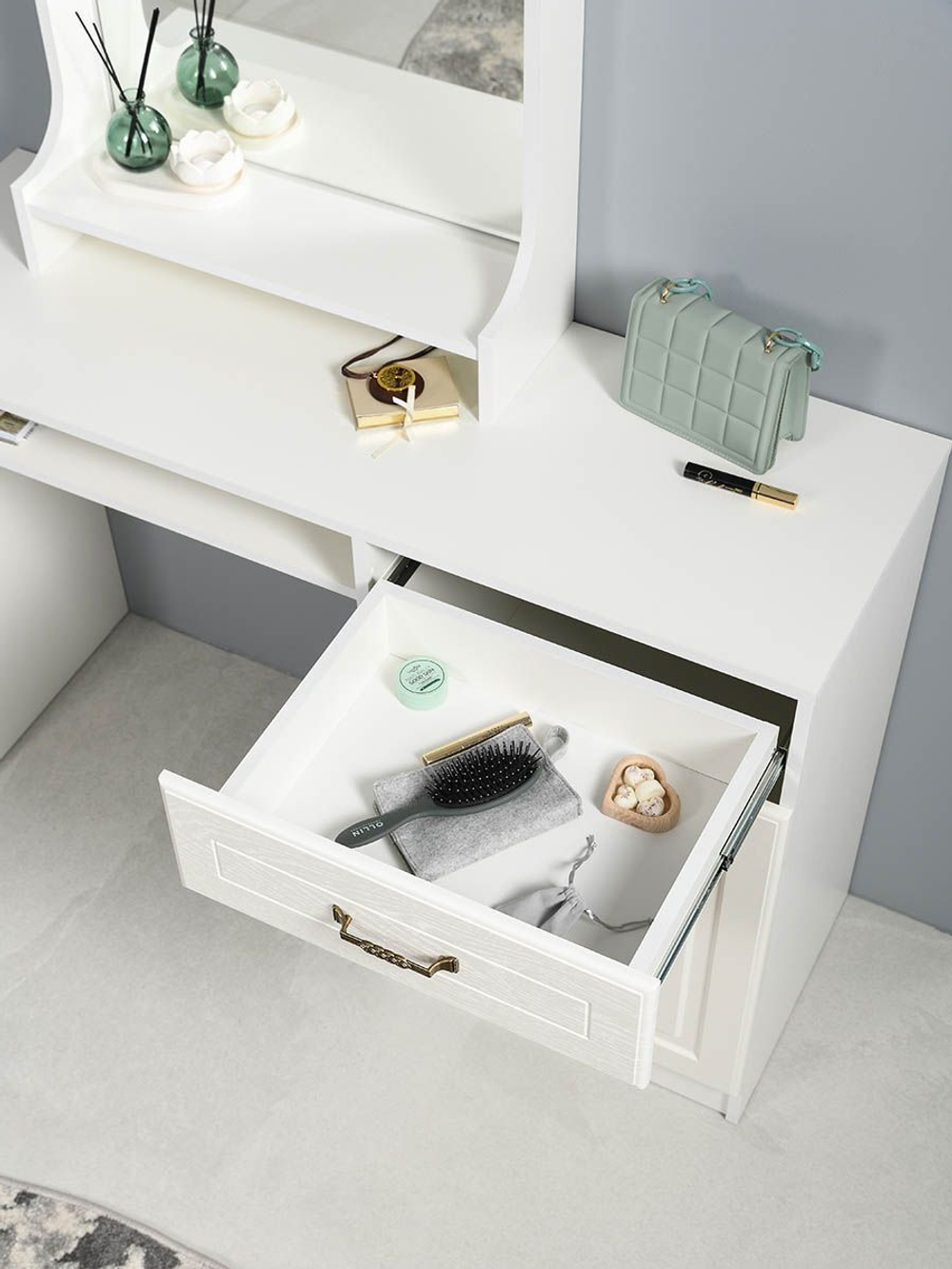 Ливерпуль Стол туалетный 12.46.01 Белый/Ясень ваниль