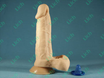 Реалистичный фаллоимитатор  члена на присоске №2. 15 см.