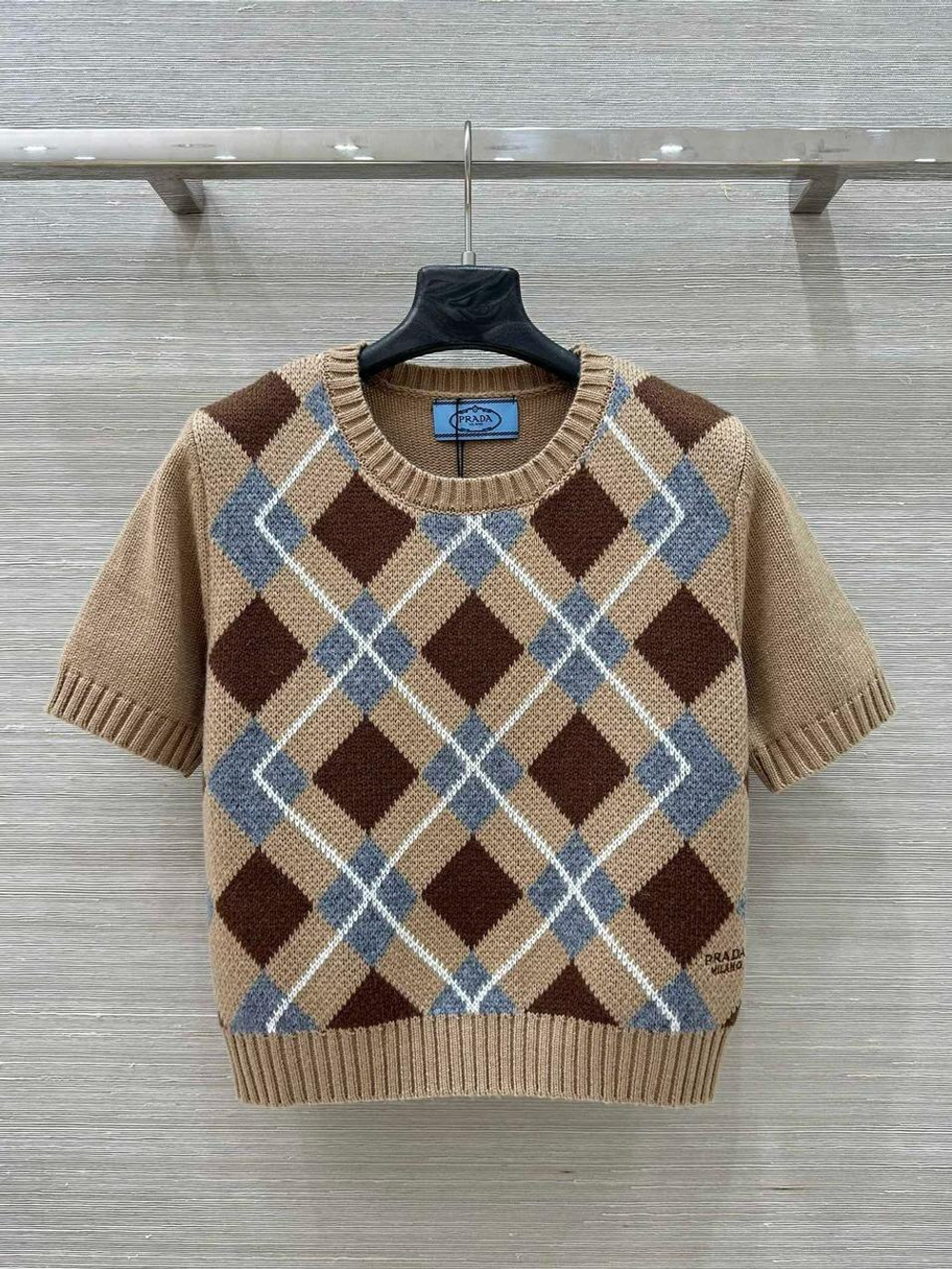 Футболка Prada