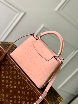Louis Vuitton Capucines BB