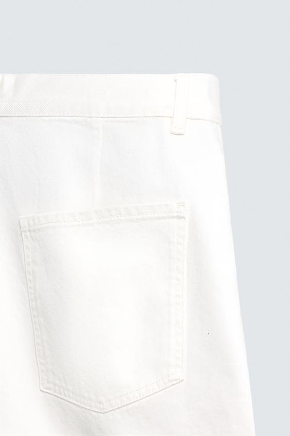 ZARA ШОРТЫ RELAXED FIT СО СКЛАДКАМИ, БЕЛЫЙ