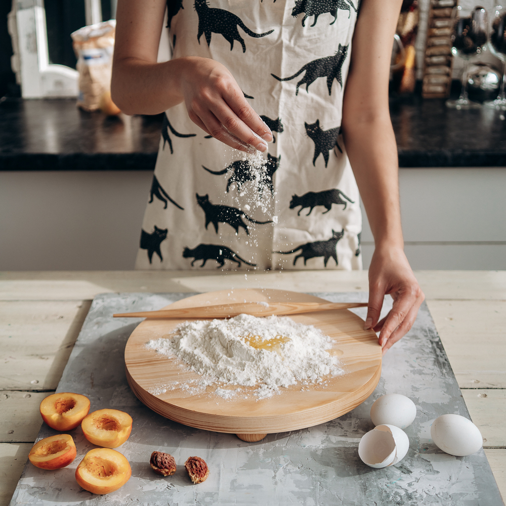 Скалка с основанием для раскатки теста из древесины сибирского кедра. RPN8