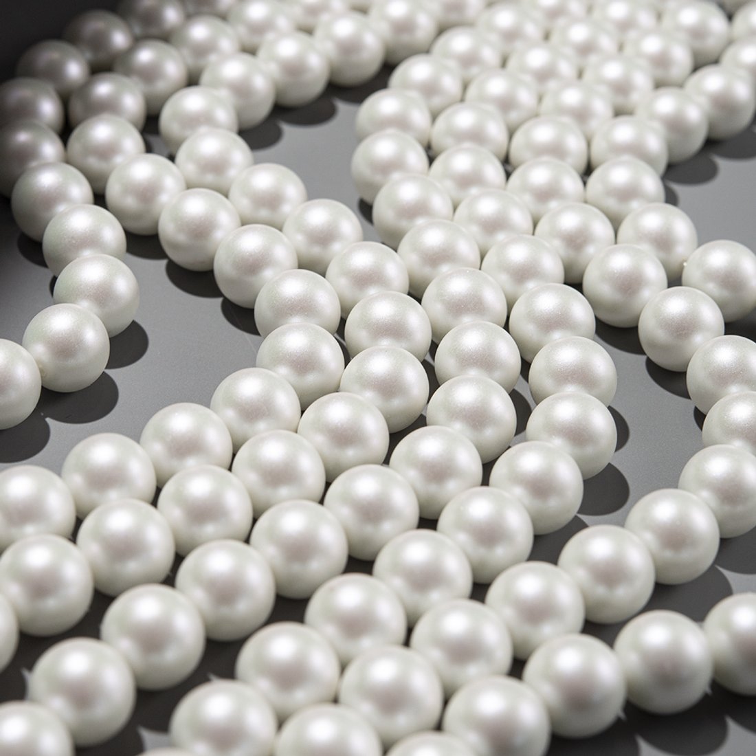 Хрустальный жемчуг, оттенок "Shimmer Snow", шар 12мм, перламутрово-сатиновое улучшенное покрытие