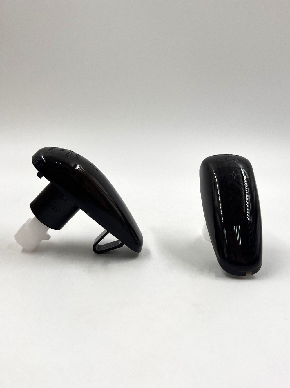 Повторители поворота на крыло диодные черные тонированные для Лада Приора, Калина 2 шт