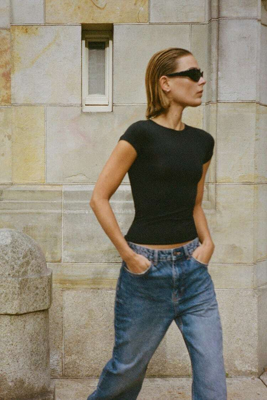 ZARA ФУТБОЛКА ИЗ ПОЛИАМИДА, ЧЕРНЫЙ