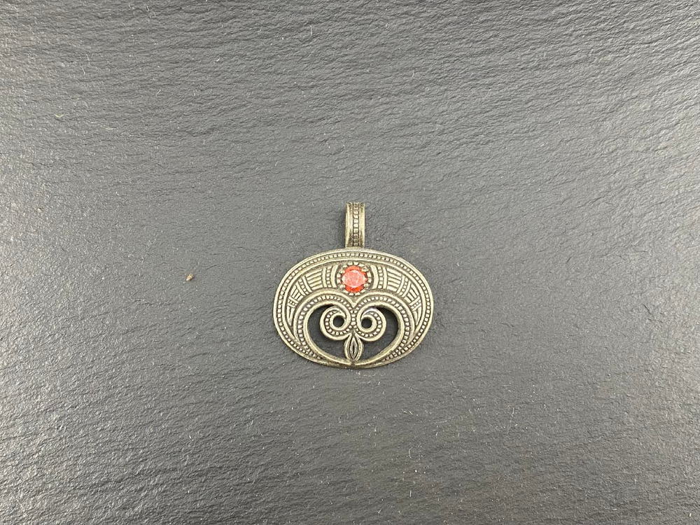 "Лунница с крином"