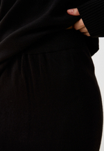 Костюм вязаный, цвет черный