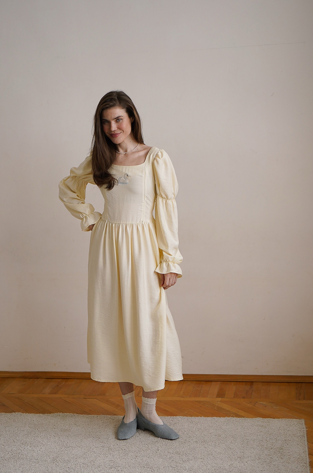 Платье Адель c лебедем для бер. и кор. мам, Кремовый