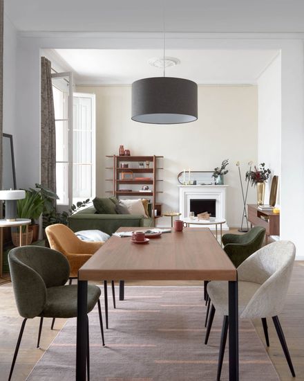 Стул Minna из зеленого бархата на стальных ножках с черной отделкой La Forma Испания 