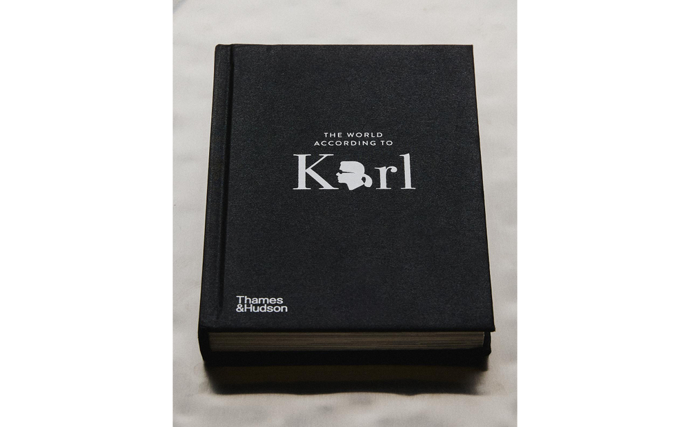 The World According to Karl. Книга цитат Карла Лагерфельда (на английском языке)