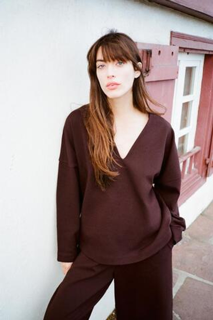 ZARA ТОП ИЗ ИНТЕРЛОКА С V-ОБРАЗНЫМ ВЫРЕЗОМ, БОРДОВЫЙ