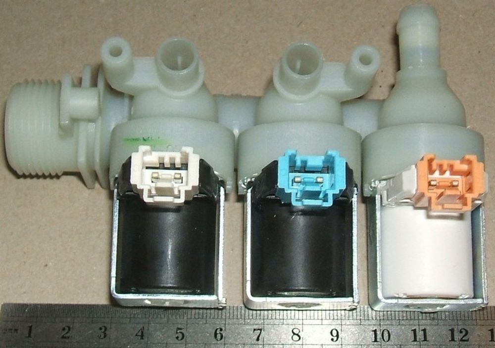 Электромагнитный клапан подачи воды для стиральной машины Indesit (Индезит)/Ariston (Аристон) C00110331/110331 ОРИГИНАЛ