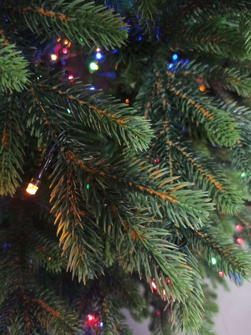 Елка с гирляндой 2в1 «Венецианская» (Литая+пвх) 210 см / 2,1 м