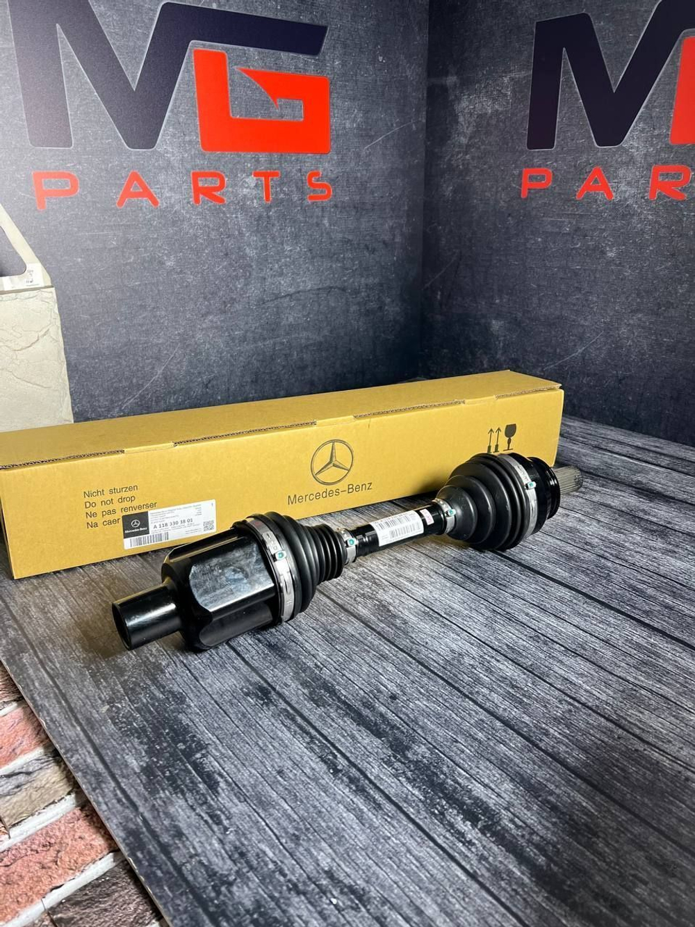 Привод передний левый Mercedes-Benz A1183303801