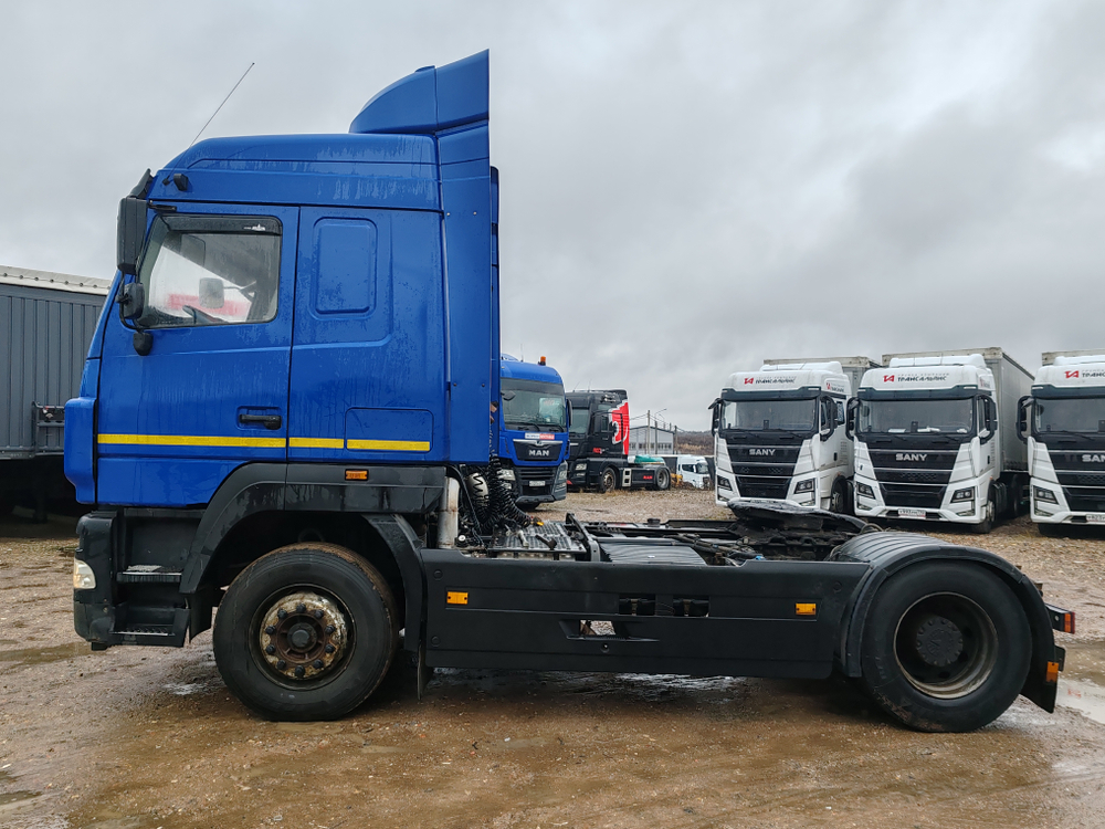 МАЗ 5440 4x2 Седельный тягач 544028-570-031 (Дизельный, 11,6 л, 423 л.с., МТ)