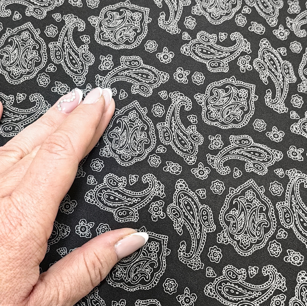 Ткань подкладочная сумочная Черная с огурцами