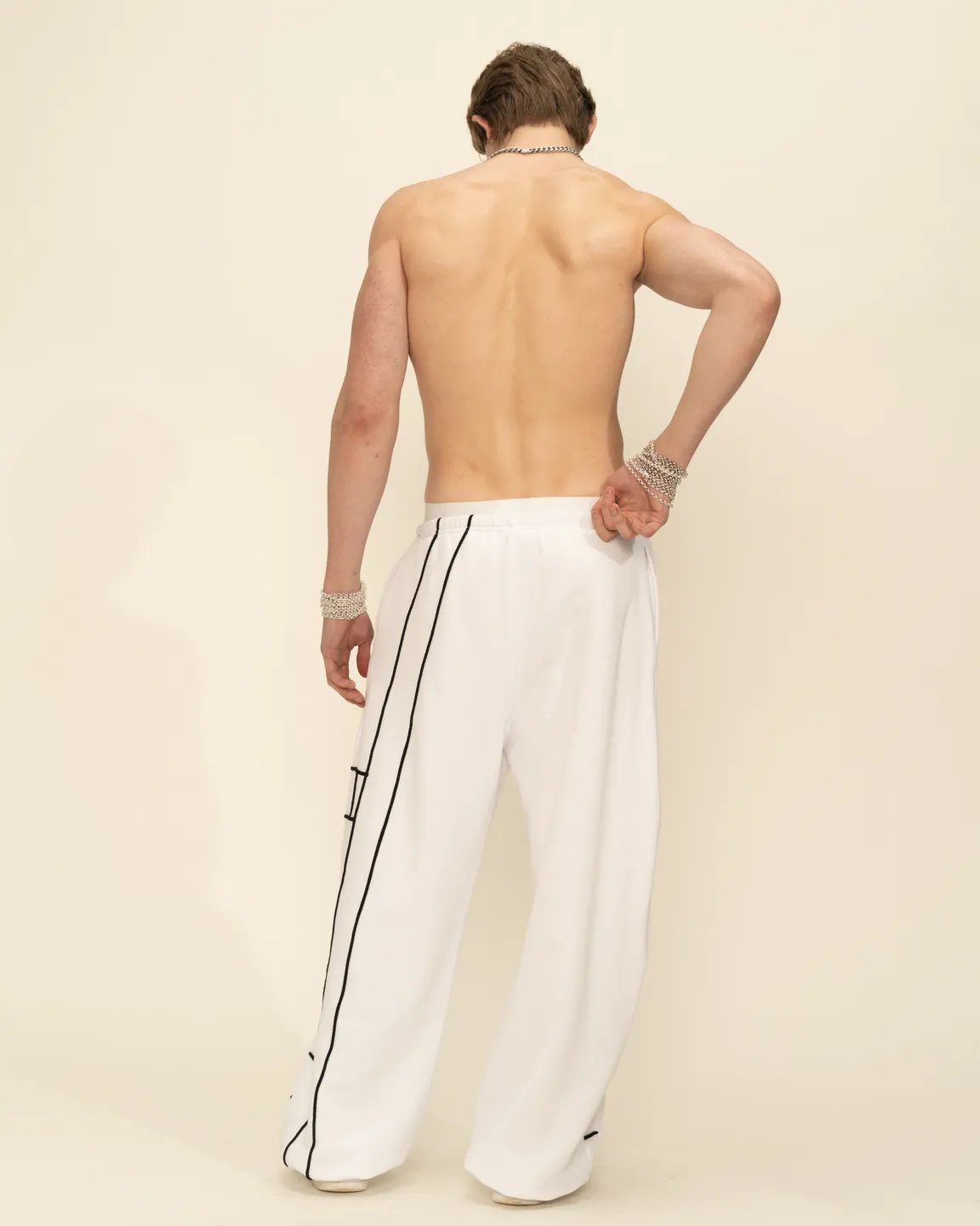 Молочные брюки 