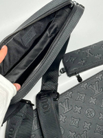 Сумка-мессенджер Louis Vuitton