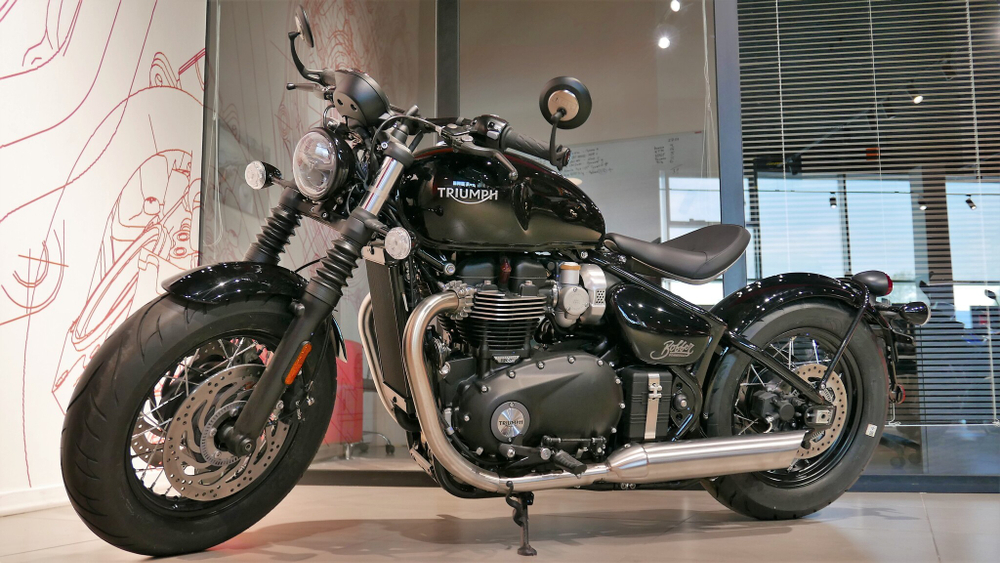 TRIUMPH BONNEVILLE BOBBER 2023